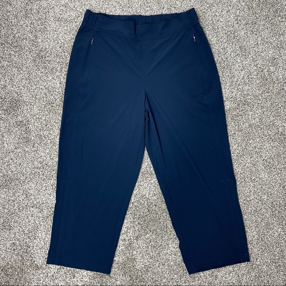 Calia || Navy Capri with Pockets